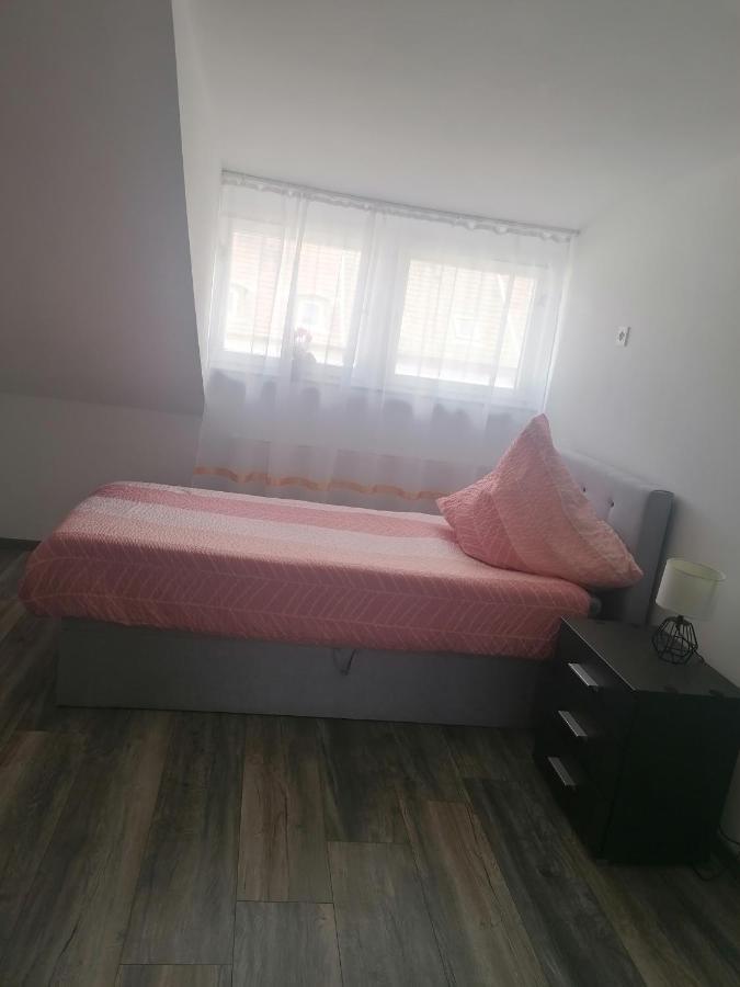 Ferienwohnung Andreea Зарлуи Екстериор снимка